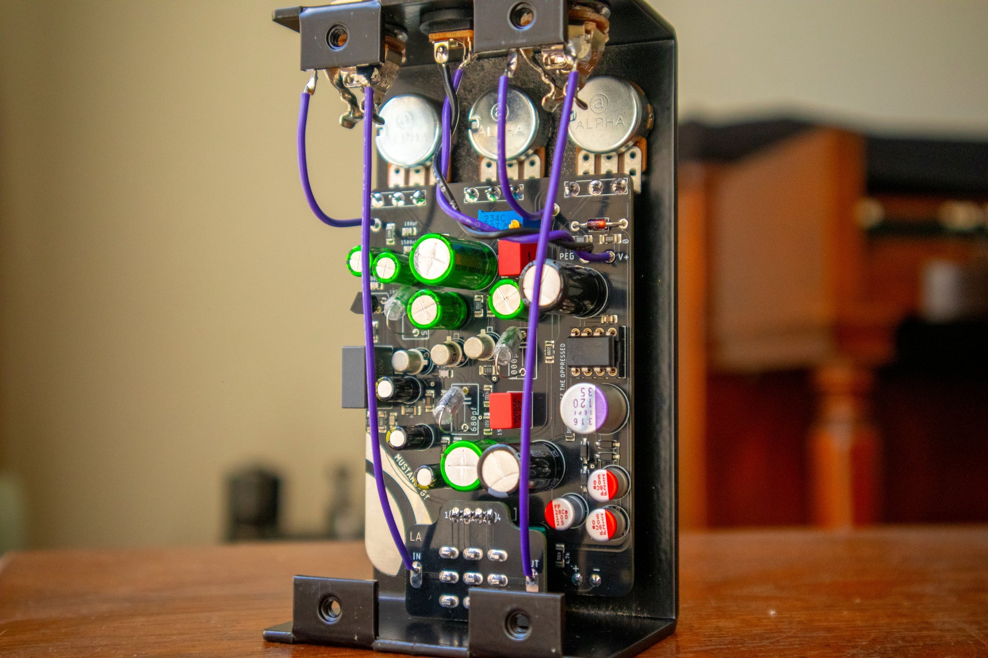 neve preamp pedal LAUREN AUDIO Mustang